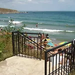 Guest house лазурен бряг Chernomorets