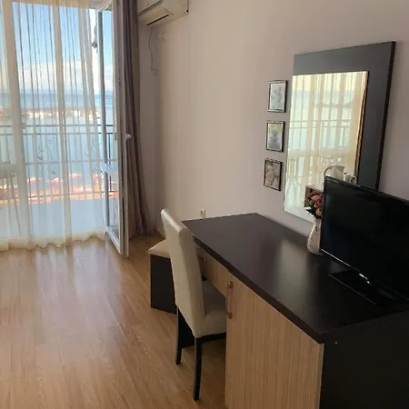Lazuren Bryag Guest house Chernomorets