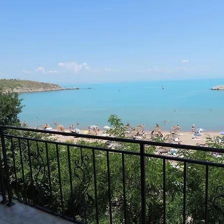 Gæstehus лазурен бряг 2*