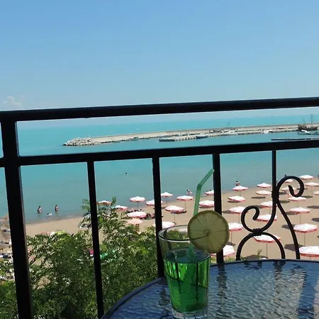 Guest house Lazuren Bryag Chernomorets